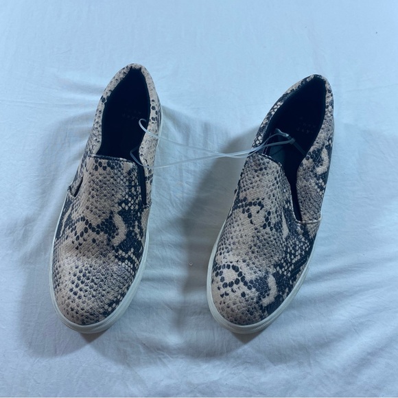 Target Shoes - Snakeskin Black Loafers Sneakers Cream Sneakers  Women Sleek Slip-On Design